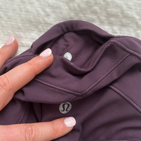 Nulu Fold High Rise Yoga Short 8”, Lululemon, Size 4 - Picture 5 of 5